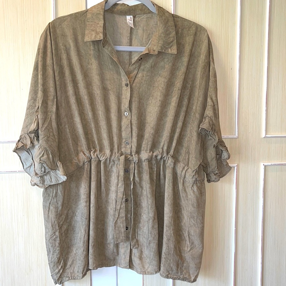 Tie Waist Button Up Top Beige size L NWOT